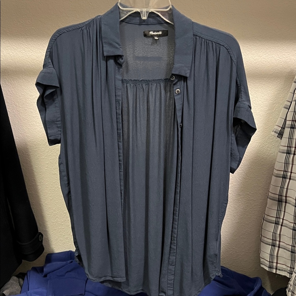Madewell Casual Button Down Shirt in Navy